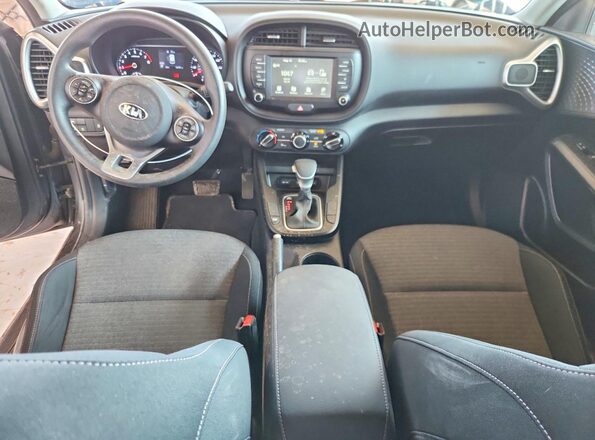 KNDJ23AU3L7734211 2020 KIA SOUL Серый Вид панели приборов
