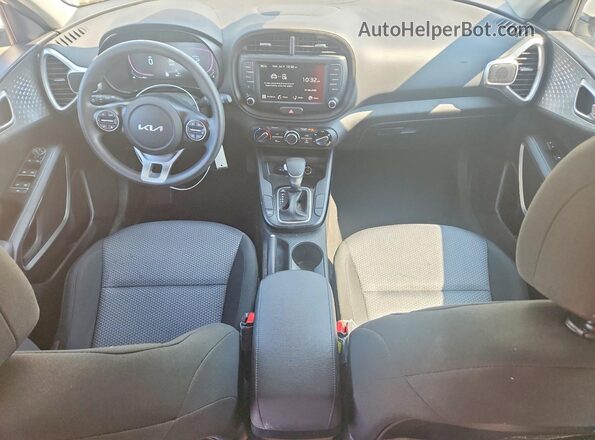 KNDJ23AU3S7925870 2025 KIA SOUL White Вид панелі приладів