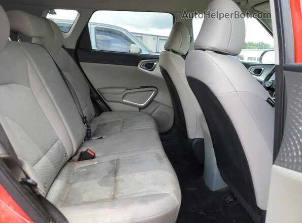 KNDJ23AU8P7198216 2023 KIA SOUL Red Սալոնի հետևի տեսք