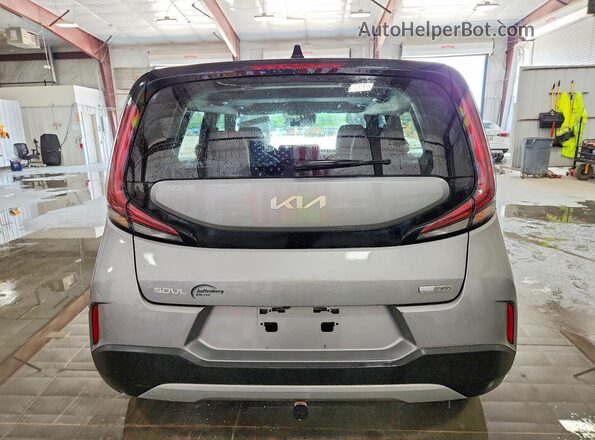 KNDJ33AU4P7871287 2023 KIA SOUL Gray Widok z tyłu