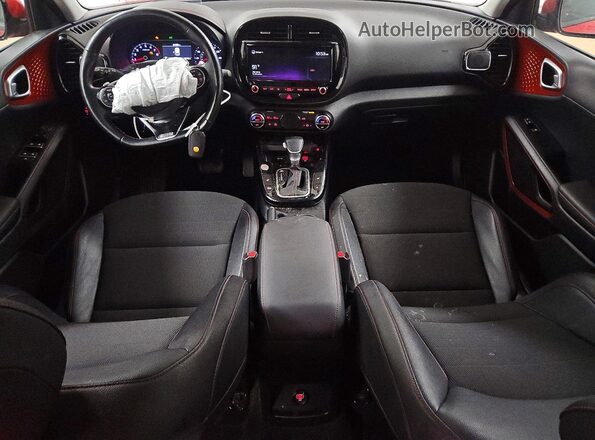 KNDJ53AF1N7169050 2022 KIA SOUL Red Dashboard view