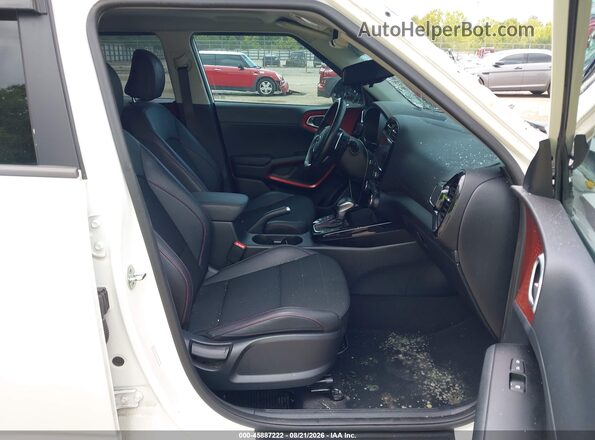 KNDJ53AF8M7128378 2021 KIA SOUL White Вид салону спереду