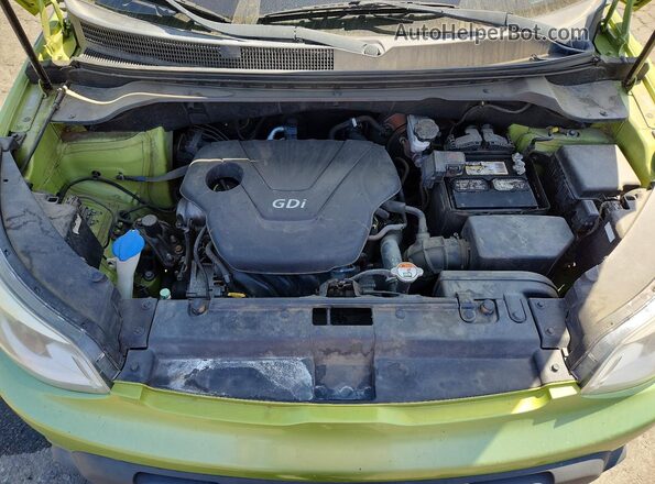 KNDJN2A20G7858877 2016 KIA SOUL Green Rear interior view
