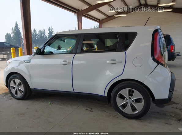 KNDJN2A21G7828755 2016 KIA SOUL White Widok wnętrza z tyłu