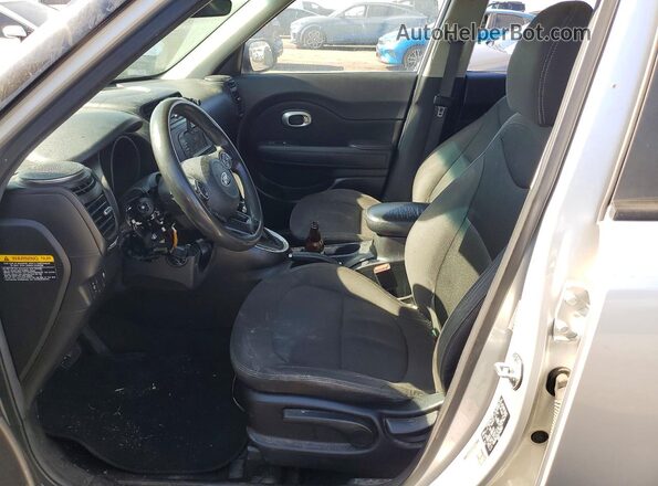 KNDJN2A21H7462927 2017 KIA SOUL Silver Սալոնի դիմացի տեսք
