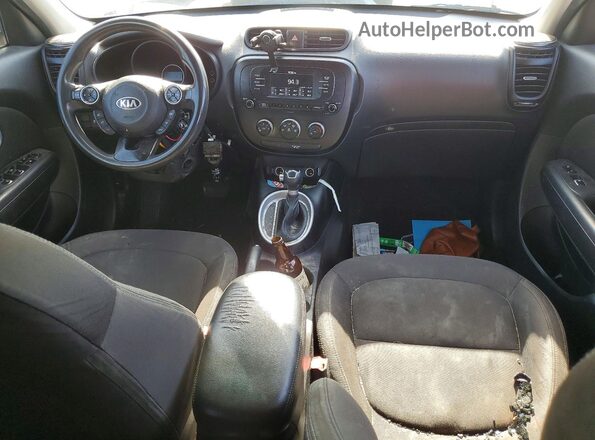 KNDJN2A21H7462927 2017 KIA SOUL Silver Առջևի վահանակի տեսք