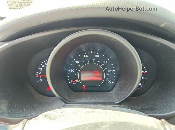 KNDJN2A21J7564217 2018 KIA SOUL White Widok zestawu wskaźników
