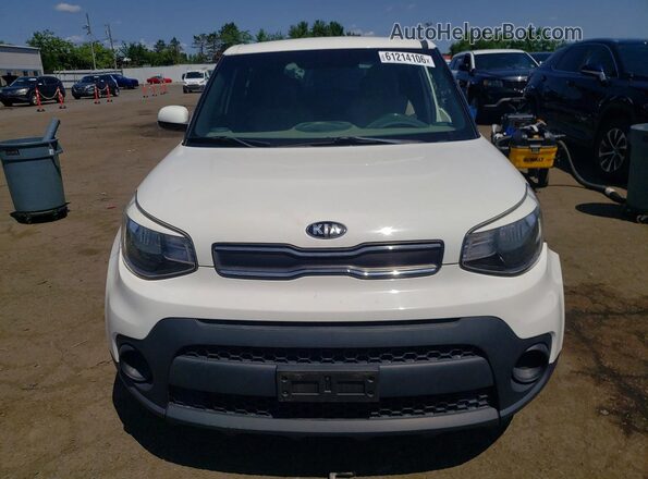 KNDJN2A21J7576559 2018 KIA SOUL White Widok z przodu