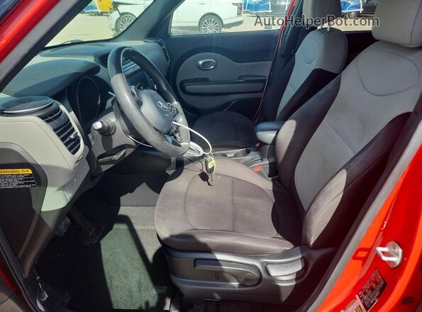 KNDJN2A21K7630167 2019 KIA SOUL Red Front interior view