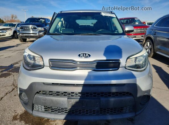 KNDJN2A23K7660237 2019 KIA SOUL Silver Widok z przodu