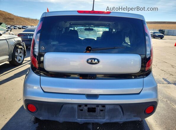 KNDJN2A23K7660237 2019 KIA SOUL Silver Widok z tyłu
