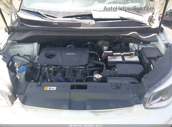 KNDJN2A23K7911984 2019 KIA SOUL White უკანა ხედი