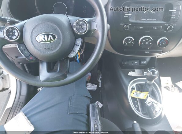 KNDJN2A23K7911984 2019 KIA SOUL White წინა პანელის ხედი