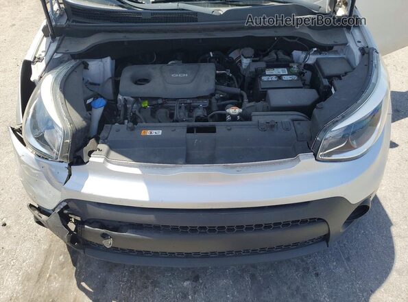 KNDJN2A24H7497736 2017 KIA SOUL Silver უკანა სალონის ხედი