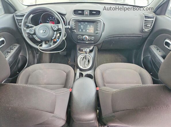 KNDJN2A24J7589774 2018 KIA SOUL Gray Вид панелі приладів