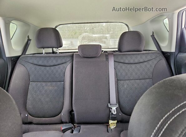 KNDJN2A24J7589774 2018 KIA SOUL Gray Вид задніх сидінь