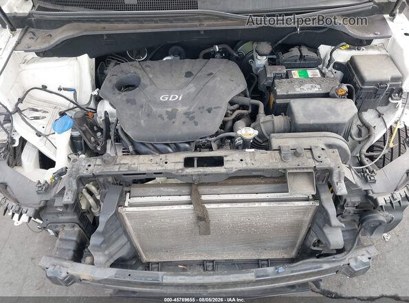 KNDJN2A25G7342420 2016 KIA SOUL White Rear view