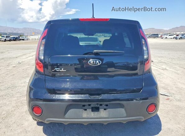 KNDJN2A26J7543055 2018 KIA SOUL Black Вид ззаду