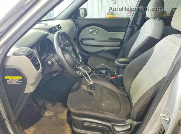 KNDJN2A26K7657459 2019 KIA SOUL Silver წინა სალონის ხედი
