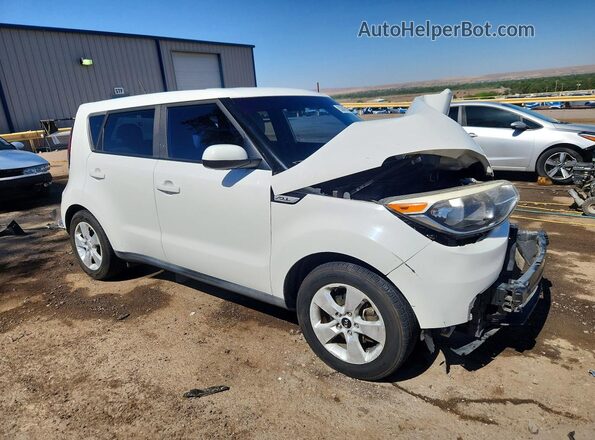KNDJN2A28J7543266 2018 KIA SOUL Белый Передняя правая четверть