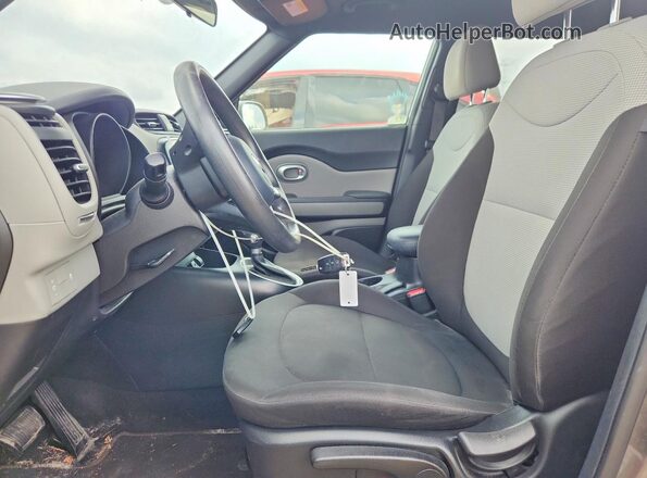 KNDJN2A29K7011302 2019 KIA SOUL Gray Widok wnętrza z przodu