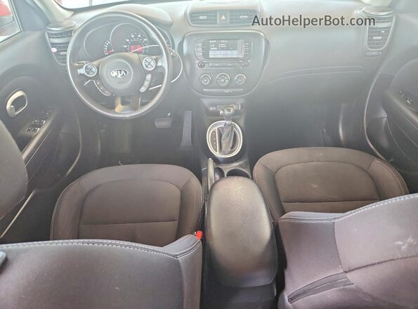 KNDJN2A29K7023563 2019 KIA SOUL Red Vista del salpicadero