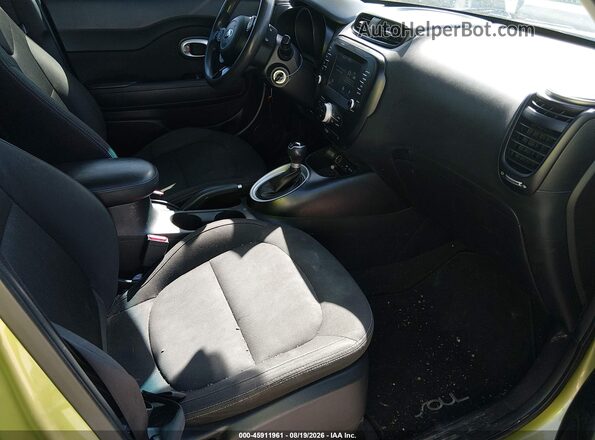 KNDJN2A29K7916610 2019 KIA SOUL Green Widok wnętrza z przodu