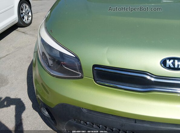 KNDJN2A29K7916610 2019 KIA SOUL Green Widok z przodu
