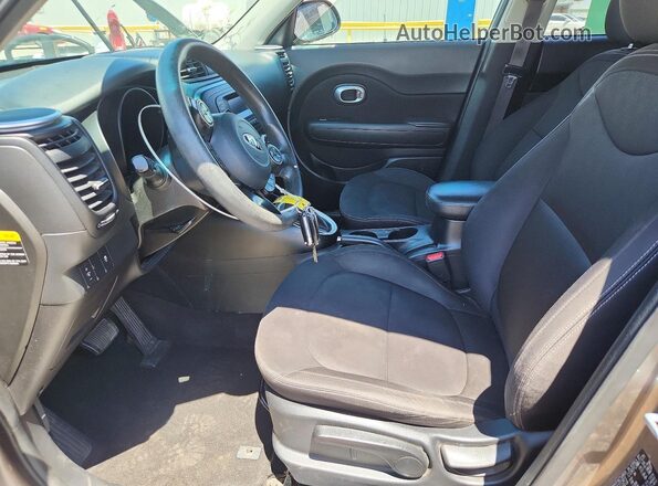 KNDJN2A2XG7342817 2016 KIA SOUL Charcoal წინა სალონის ხედი