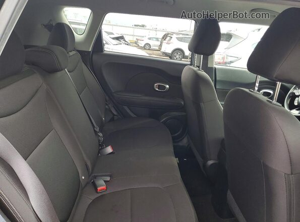 KNDJN2A2XG7371623 2016 KIA SOUL Black Vista de los asientos traseros