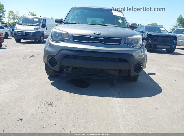 KNDJN2A2XH7470475 2017 KIA SOUL Gray Widok z przodu