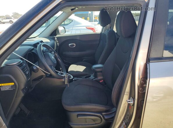KNDJN2A2XJ7613754 2018 KIA SOUL Charcoal Widok wnętrza z przodu