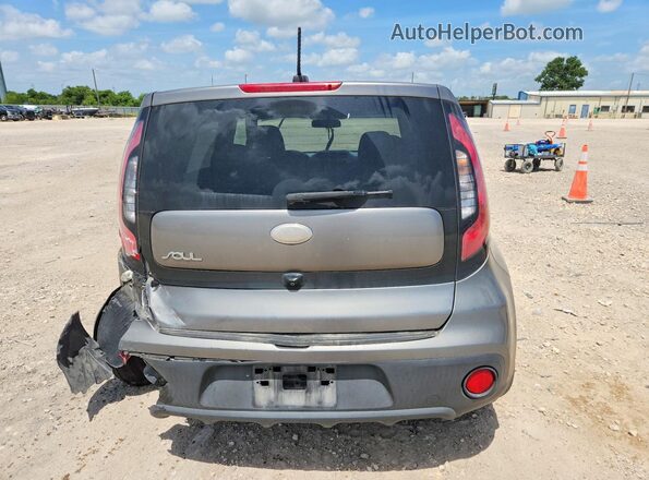 KNDJN2A2XK7670568 2019 KIA SOUL Silver Vista trasera
