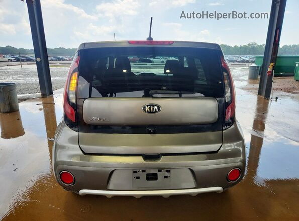 KNDJP3A50J7541019 2018 KIA SOUL Gray Widok z tyłu