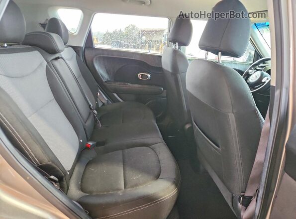 KNDJP3A50J7541019 2018 KIA SOUL Gray Widok tylnych siedzeń