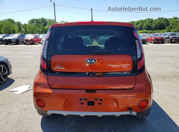 KNDJP3A50K7675675 2019 KIA SOUL Orange Вид ззаду