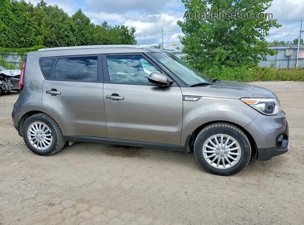 KNDJP3A52J7614794 2018 KIA SOUL Серый Передняя правая четверть