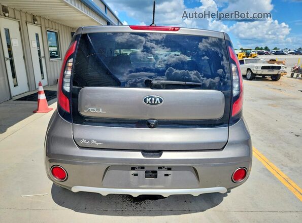 KNDJP3A53J7584060 2018 KIA SOUL Серый Вид сзади