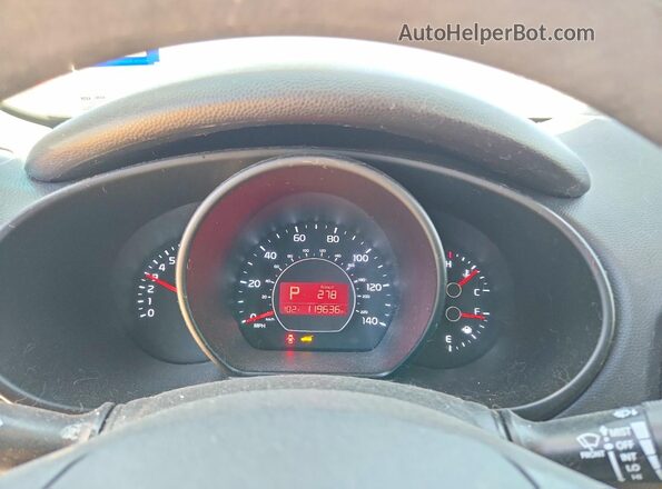 KNDJP3A55H7444098 2017 KIA SOUL Blue Widok zestawu wskaźników