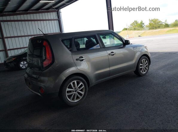 KNDJP3A55H7470622 2017 KIA SOUL Gray Tył prawy