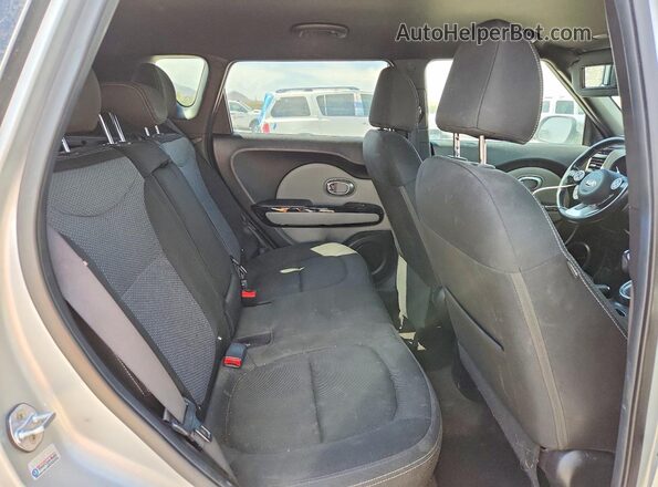 KNDJP3A55J7564862 2018 KIA SOUL Серебряный 