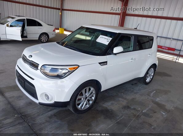 KNDJP3A56J7529666 2018 KIA SOUL Белый Передняя левая четверть