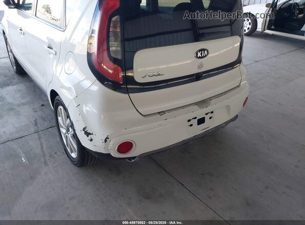 KNDJP3A56J7529666 2018 KIA SOUL Белый Вид спереди