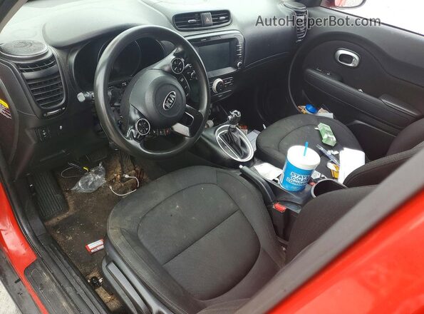 KNDJP3A56K7004575 2019 KIA SOUL Красный Вид панели приборов