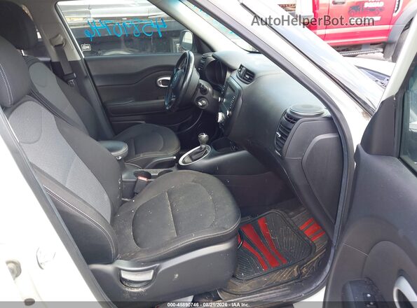 KNDJP3A56K7655950 2019 KIA SOUL White Widok wnętrza z przodu