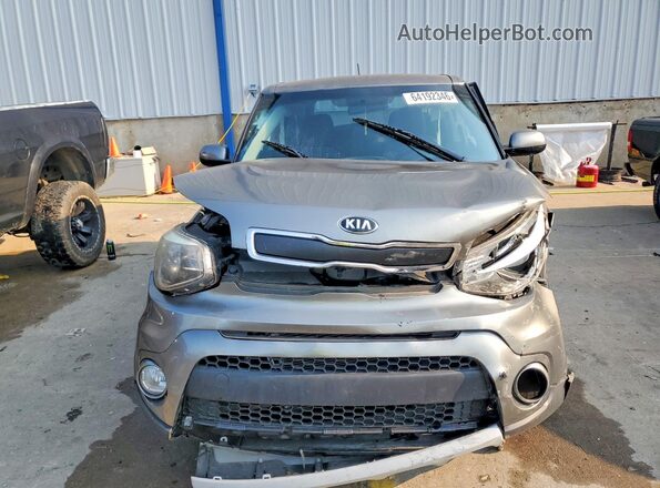 KNDJP3A56K7662302 2019 KIA SOUL Серебряный Вид спереди