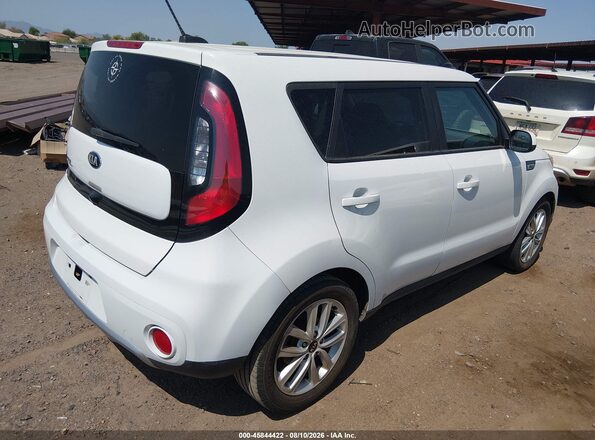 KNDJP3A59J7530004 2018 KIA SOUL Белый Задняя правая четверть