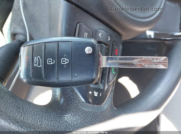 KNDMA5C10G6186677 2016 KIA SEDONA Black Dashboard view