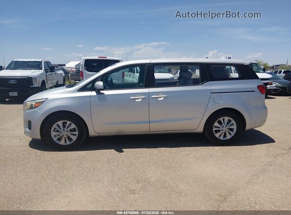 KNDMA5C10J6404902 2018 KIA SEDONA Silver Вид задньої частини салону