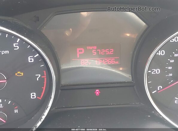 KNDMB5C10H6231938 2017 KIA SEDONA Серебряный Вид задних сидений